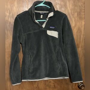 Patagonia women’s size small fleece pullover